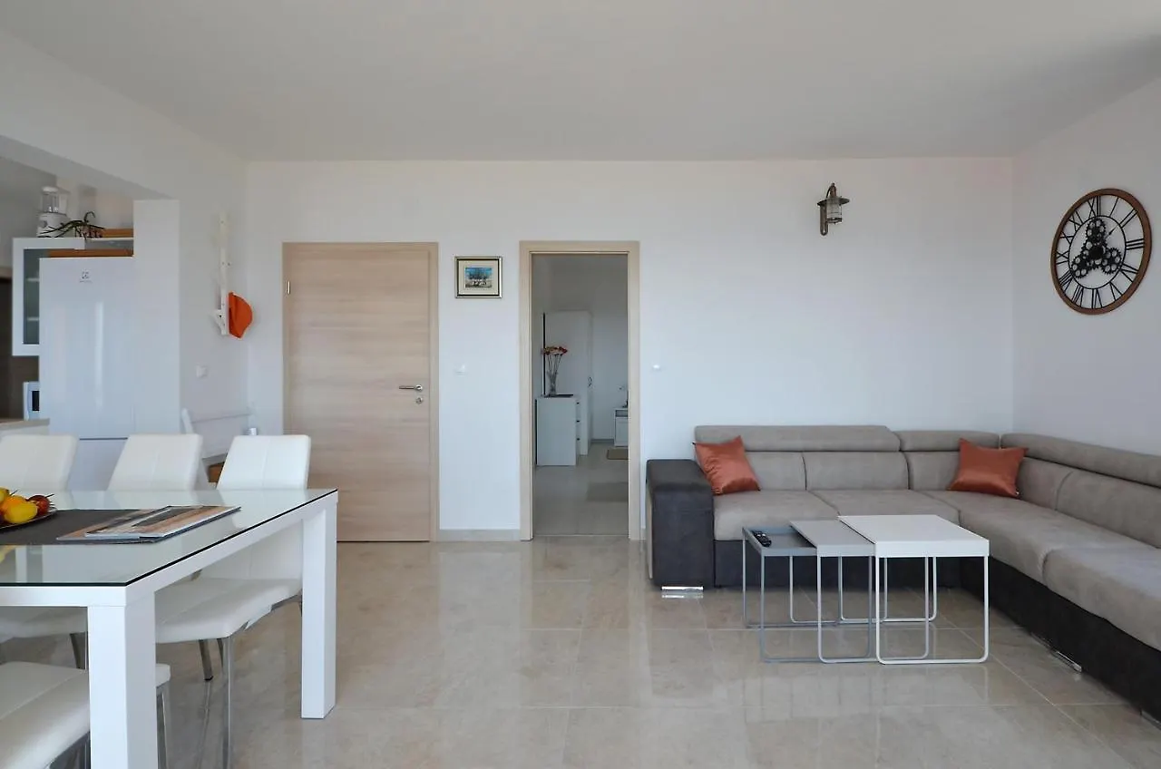 Apartment Elza Trogir 0*,