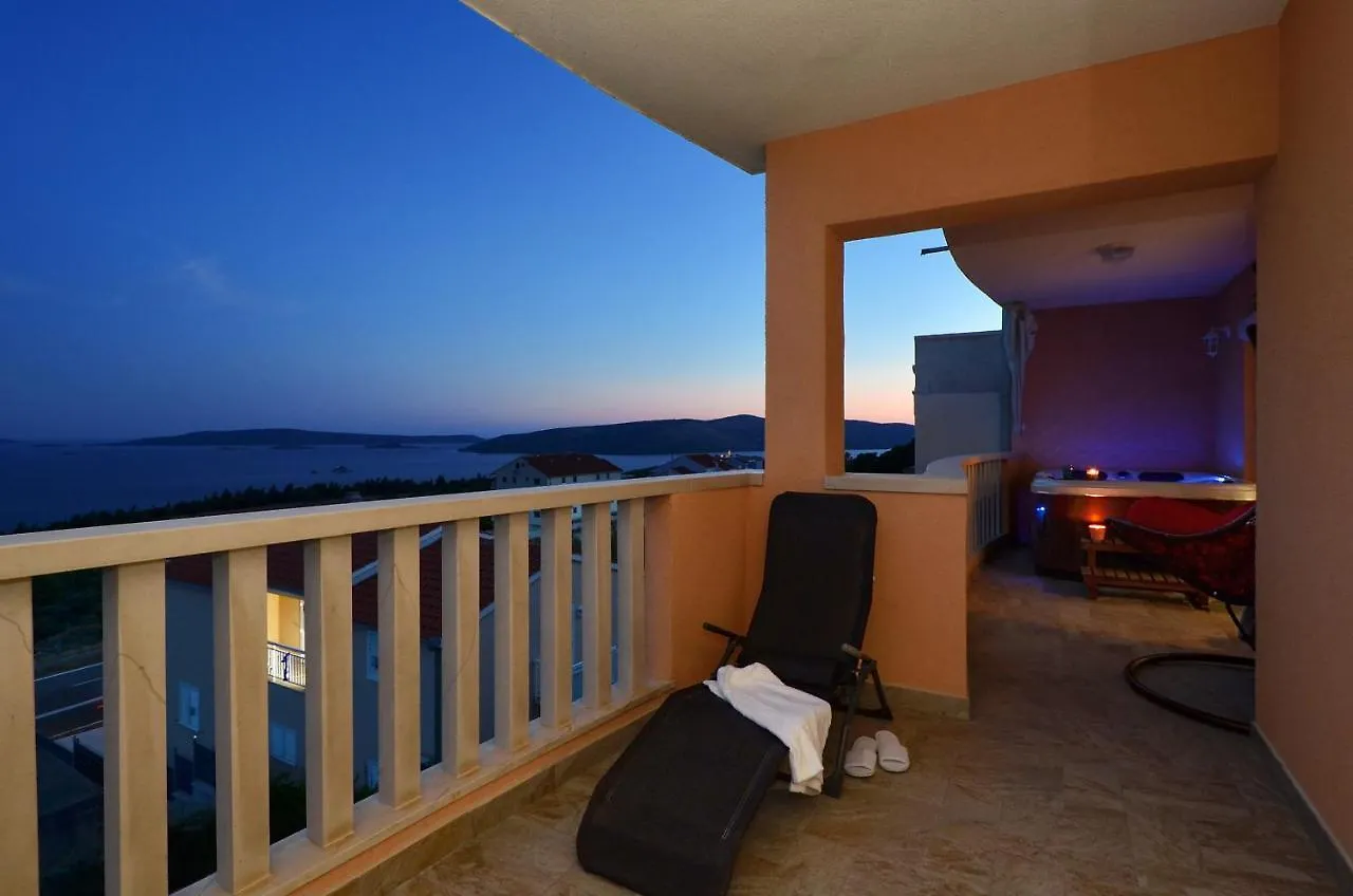 Apartment Elza Trogir 0*,